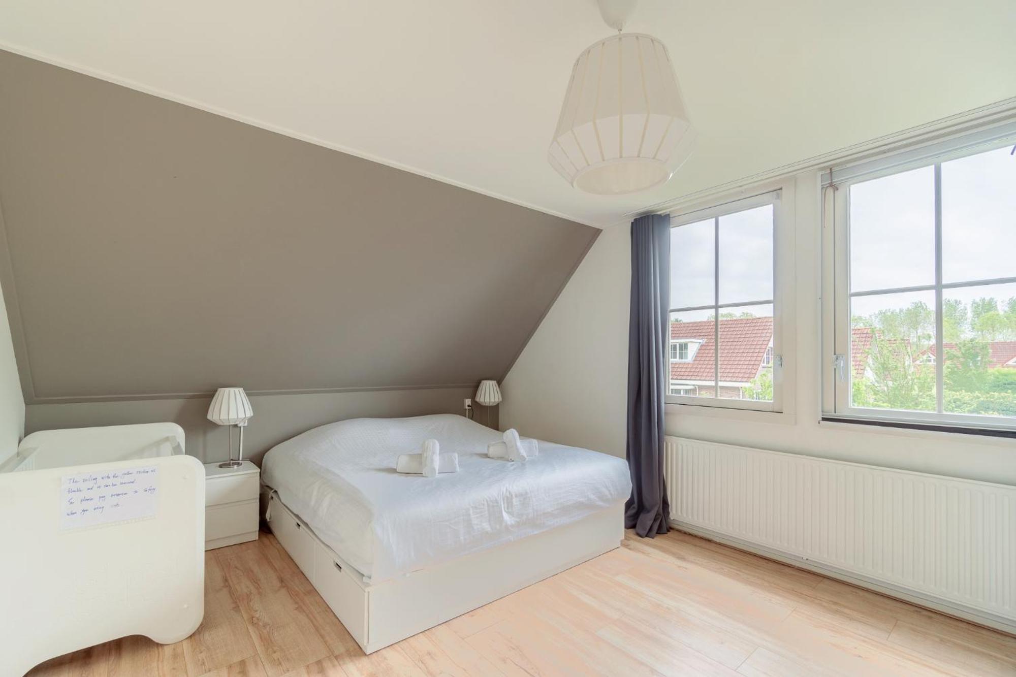 Comfort Villa For 8 People Zeewolde Eksteriør billede