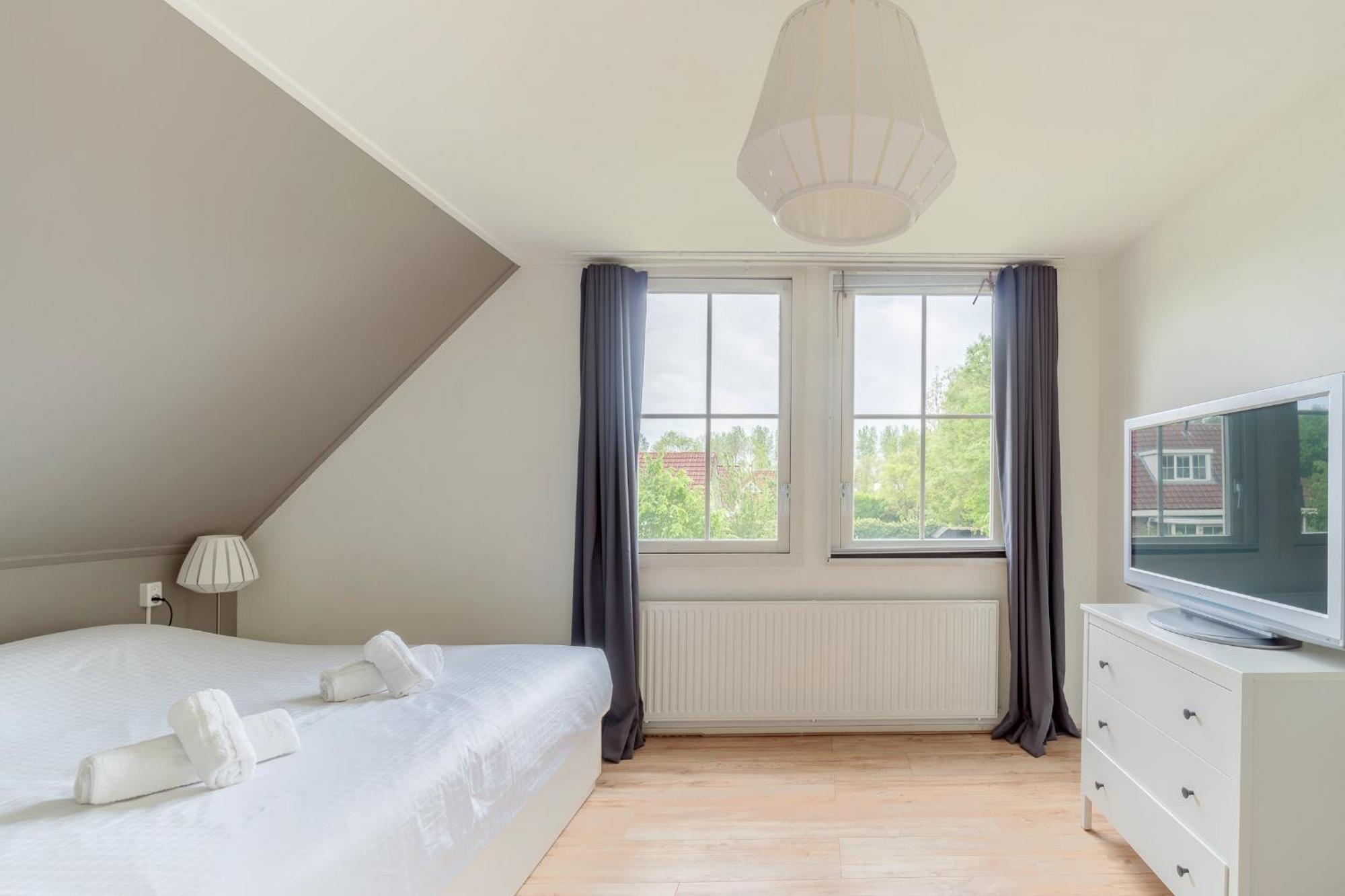 Comfort Villa For 8 People Zeewolde Eksteriør billede