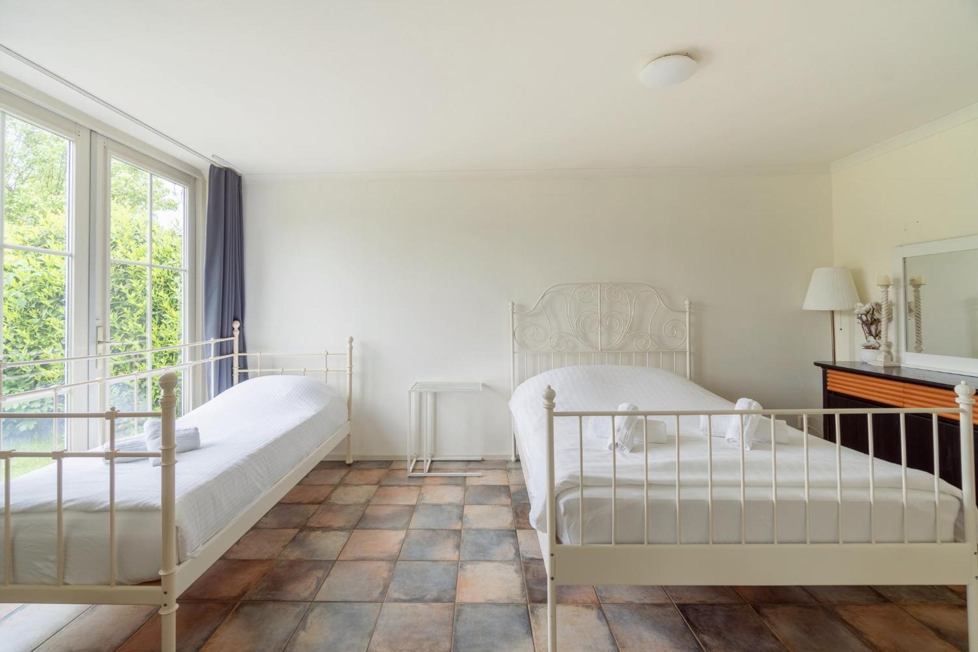 Comfort Villa For 8 People Zeewolde Eksteriør billede