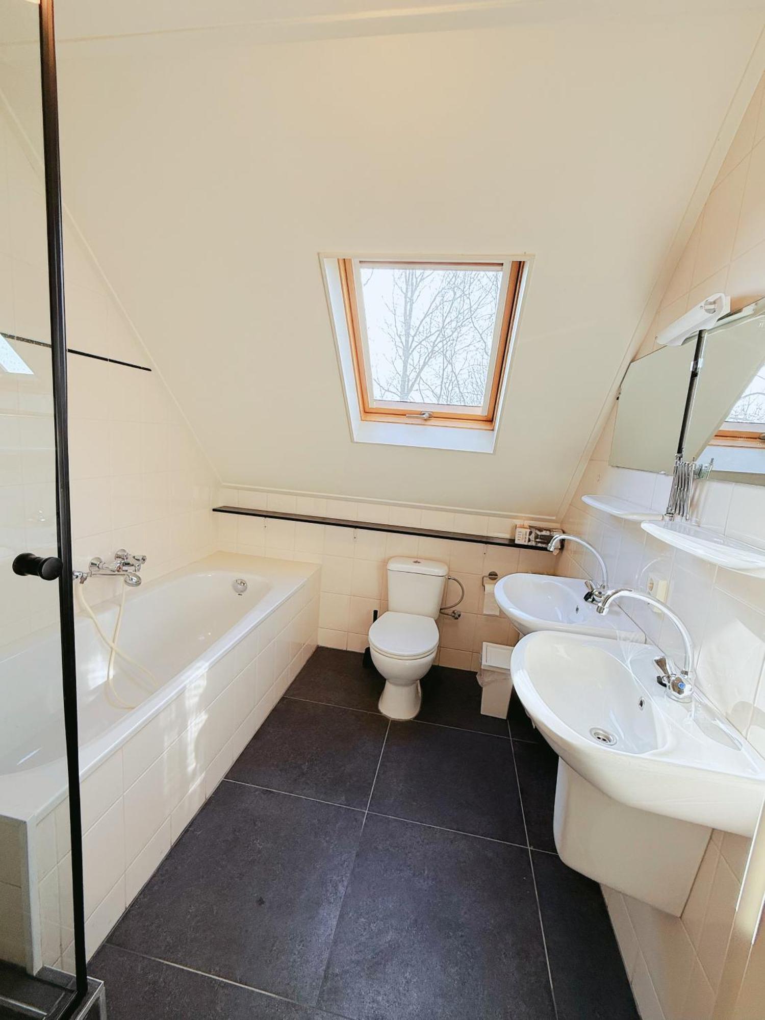 Comfort Villa For 8 People Zeewolde Eksteriør billede